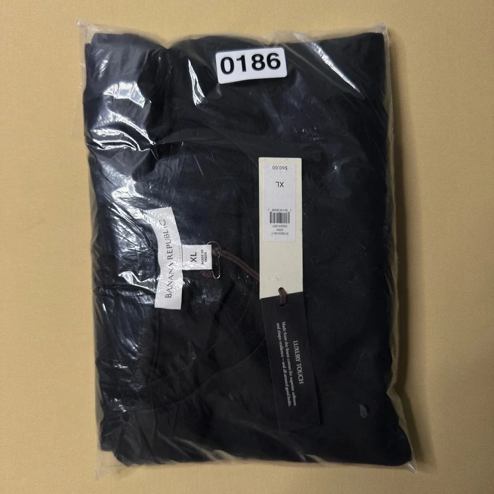NEW‎ Banana Republic Luxury-Touch Long-Sleeve T-Shirt Black XL 873604-02-1